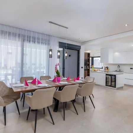 Ana Skicini For 10 People With Heated Pool, Kids Activities And Sea View Near Novigrad Villa *