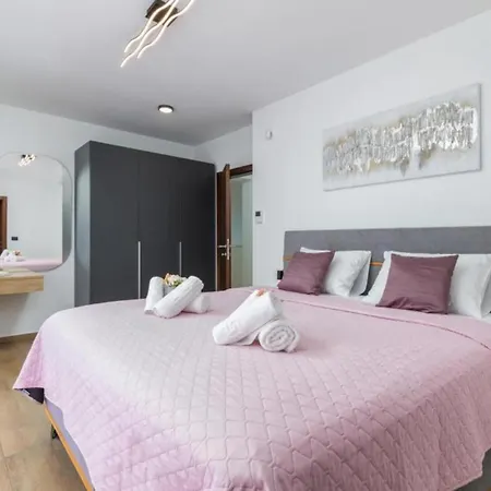 Ana Skicini For 10 People With Heated Pool, Kids Activities And Sea View Near Novigrad Villa Juršići