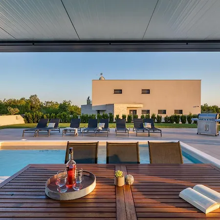Ana Skicini For 10 People With Heated Pool, Kids Activities And Sea View Near Novigrad Villa Juršići