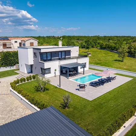 Ana Skicini For 10 People With Heated Pool, Kids Activities And Sea View Near Novigrad * Juršići