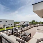 Ana Skicini For 10 People With Heated Pool, Kids Activities And Sea View Near Novigrad Jursici