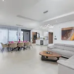 Villa Ana Skicini For 10 People With Heated Pool, Kids Activities And Sea View Near Novigrad Jursici