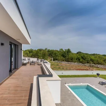 Ana Skicini For 10 People With Heated Pool, Kids Activities And Sea View Near Novigrad Villa