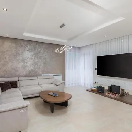 Ana Skicini For 10 People With Heated Pool, Kids Activities And Sea View Near Novigrad