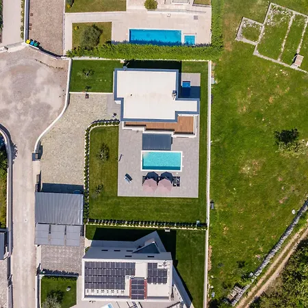 Ana Skicini For 10 People With Heated Pool, Kids Activities And Sea View Near Novigrad Villa Juršići